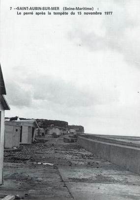 CPSM FRANCE 76 "Saint Aubin sur Mer, Le Perré après la tempête de 1977"