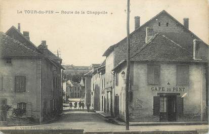 CPA FRANCE 38 "La Tour du Pin, Route de la Chapelle".