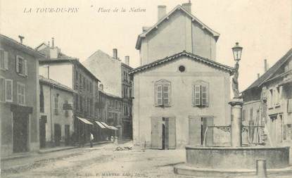 CPA FRANCE 38 "La Tour du Pin, Place de la Nation".