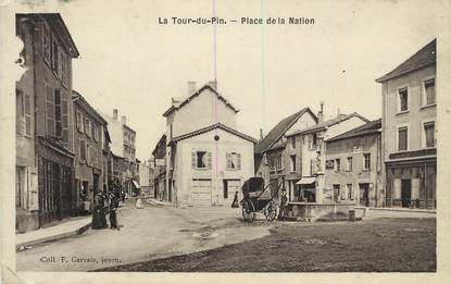 CPA FRANCE 38 "La Tour du Pin, Place de la Nation".