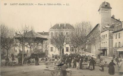 CPA FRANCE 38 "St Marcellin, Place de l'Hôtel de Ville".