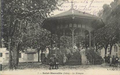 CPA FRANCE 38 "St Marcellin, Le kiosque".