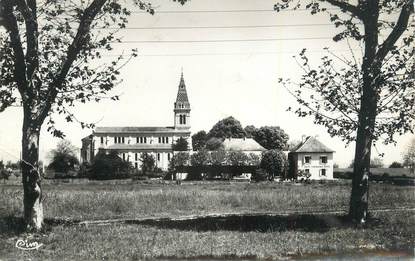 CPSM FRANCE 38 "Faverges de la Tour, L'église".