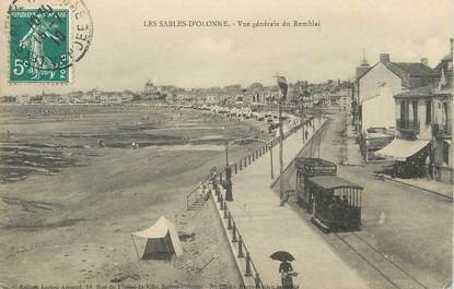 CPA FRANCE 85 " Les Sables d'Olonne, Vue générale du remblai".