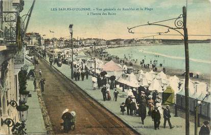 CPA FRANCE 85 " Les Sables d'Olonne, Vue générale du remblai et la plage".