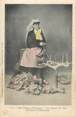 85 Vendee CPA FRANCE 85 " Les Sables d'Olonne, Une Sablaise à l'écheveau, le travail du filet". / FOLKLORE