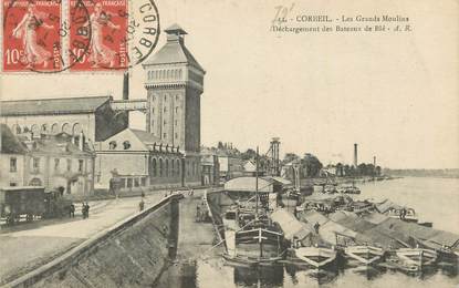 CPA FRANCE 91 " Corbeil, Les grands moulins déchargement des bâteaux".