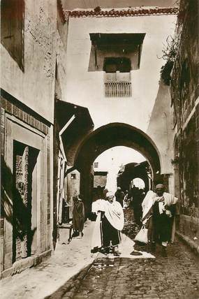 CPA TUNISIE "Tunis, une vieille rue "