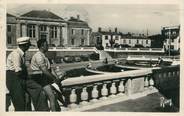 85 Vendee CPSM FRANCE 85 " Les Sables d'Olonne, Le Palais de Justice et la place".