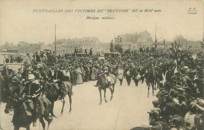 CPA FRANCE 62 " Calais, Funérailles des victimes du sous-marin le Pluviose 1910". / MARINE MILITAIRE / CATASTROPHE