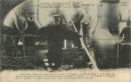 62 Pa De Calai CPA FRANCE 62 "L'amiral de Lapeyrère descendant du Torpilleur pour se rendre sur le sous-marin Le Pluviose 1910". / MARINE MILITAIRE / CATASTROPHE