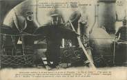 62 Pa De Calai CPA FRANCE 62 "L'amiral de Lapeyrère descendant du Torpilleur pour se rendre sur le sous-marin Le Pluviose 1910". / MARINE MILITAIRE / CATASTROPHE