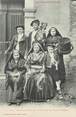 64 PyrÉnÉe Atlantique CPA FRANCE 64 "Les Basses Pyrénées, Groupe de garçons et filles de la vallée d'Ossau". / FOLKLORE