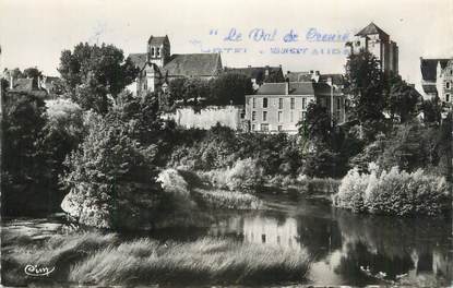 CPSM FRANCE 86 " La Roche Posay, L'église, le donjon et le Val de Creuse".