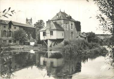 CPSM FRANCE 86 " Poitiers, Le moulin des 4 roues sur le Clain".