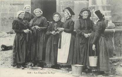 CPA FRANCE 15 " En Auvergne, Les élégantes du pays". / FOLKLORE