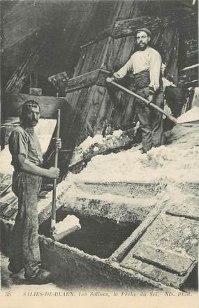 CPA FRANCE 64 "Saliés de Béarn, Les salines, la pêche du sel". / FOLKLORE