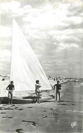 CPSM FRANCE 85 " St Jean de Monts, Plage des Demoiselles".