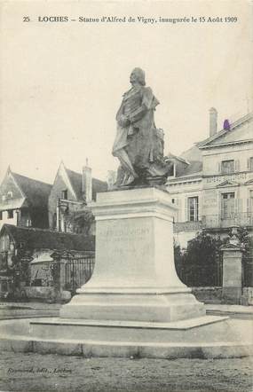 CPA FRANCE 37 " Loches, Statue d'Alfred de Vigny".