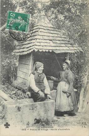 CPA FRANCE 63 "En Auvergne , Potins de village". / FOLKLORE