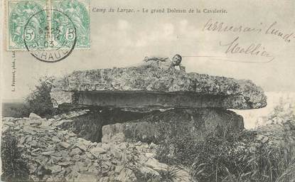 CPA FRANCE 12 " La Cavalerie, Le camp du Larzac, Le grand Dolmen ". / DOLMEN