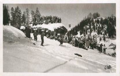 CPSM FRANCE 74 " Argentière, Un coureur passe au rocher".