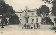 30 Gard CPA FRANCE 30 " Alès, Place de l'Hôtel de Ville".