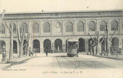 CPA FRANCE 30 "Nimes, La gare du PLM". / TRAMWAY