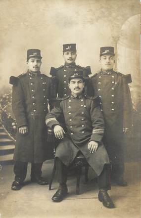 CARTE PHOTO FRANCE 30 "Nimes" . / SOLDATS