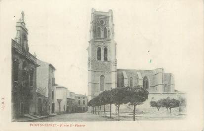 CPA FRANCE 30 "Pont St Esprit, Place St Pierre".