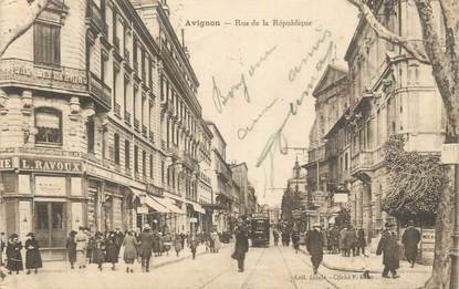 CPA FRANCE 84 "Avignon, Rue de la République".