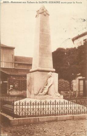 CPA FRANCE 83 " Ste Hermine, Le monument aux morts".