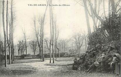 CPA FRANCE 75 " Paris 5ème, Val de Grace, Le jardin des officiers".