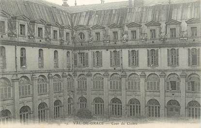 CPA FRANCE 75 " Paris 5ème, Val de Grace, Cour du cloître".