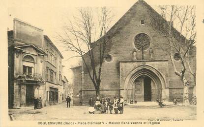 CPA FRANCE 30 " Roquemaure, Place Clément V, maison renaissance et église".