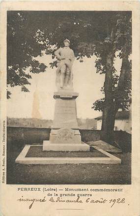 CPA FRANCE 42 " Perreux, Le monument aux morts".
