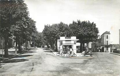 CPSM FRANCE 46 " Gourdon, Allées de la République et Avenue de la Gare".