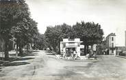 46 Lot CPSM FRANCE 46 " Gourdon, Allées de la République et Avenue de la Gare".