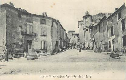 CPA FRANCE 84 "Chateauneuf du Pape, Rue de la Mairie".