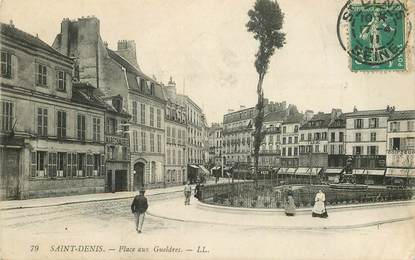 CPA FRANCE 93 "Saint Denis, Place aux Gueldres"