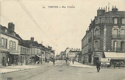 CPA FRANCE 10 "Troyes, rue Voltaire"