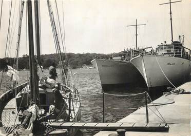 CPSM FRANCE 83 " Ile de Porquerolles, Le quai de la jetée".