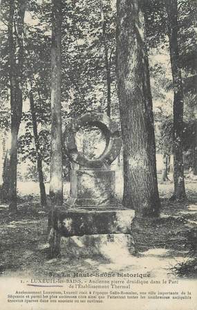 CPA FRANCE 70 " Luxeuil Les Bains, Ancienne pierre druidique dans le parc de l'établissement thermal".
