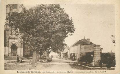 CPA FRANCE 47 " Lévignac de Guyenne, Avenue de l'église, monument aux morts".