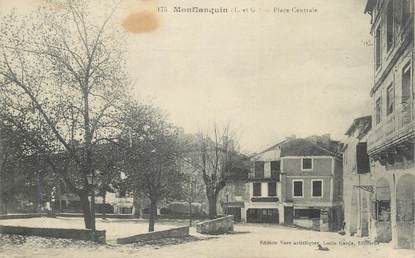 CPA FRANCE 47 " Monflanquin, Place Centrale".