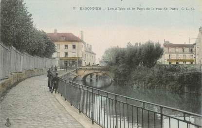 CPA FRANCE 91 "Essonnes, Les allées et le pont de la rue de Paris".