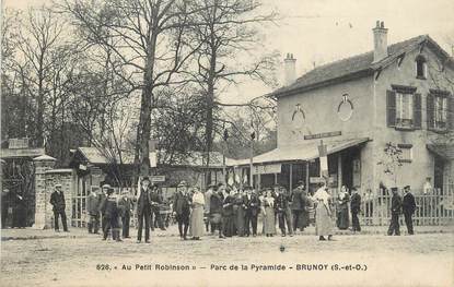 CPA FRANCE 91 "Brunoy, Au petit Robinson Parc e la Pyramide".