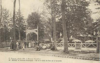 CPA FRANCE 91 "Brunoy, Bal de la Gaïté du Parc de la Pyramide".