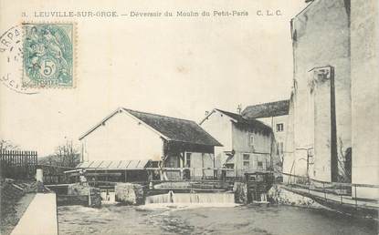 CPA FRANCE 91 "Leuville sur Orge, Déversoir du moulin du Petit Paris".