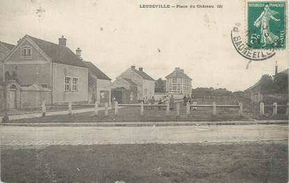 CPA FRANCE 91 "Leudeville, Place du château".